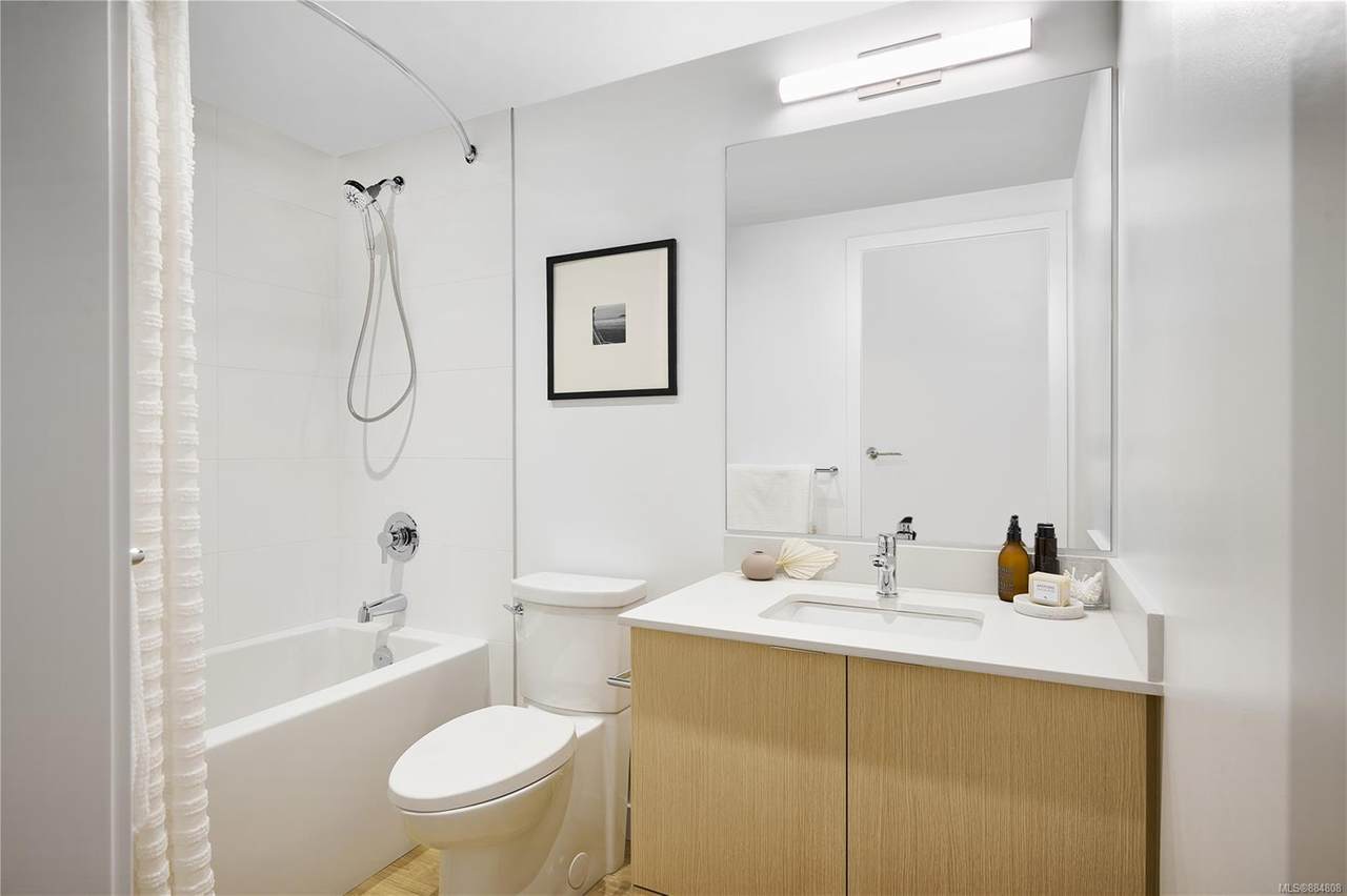 1109 Johnson St - Photo 1