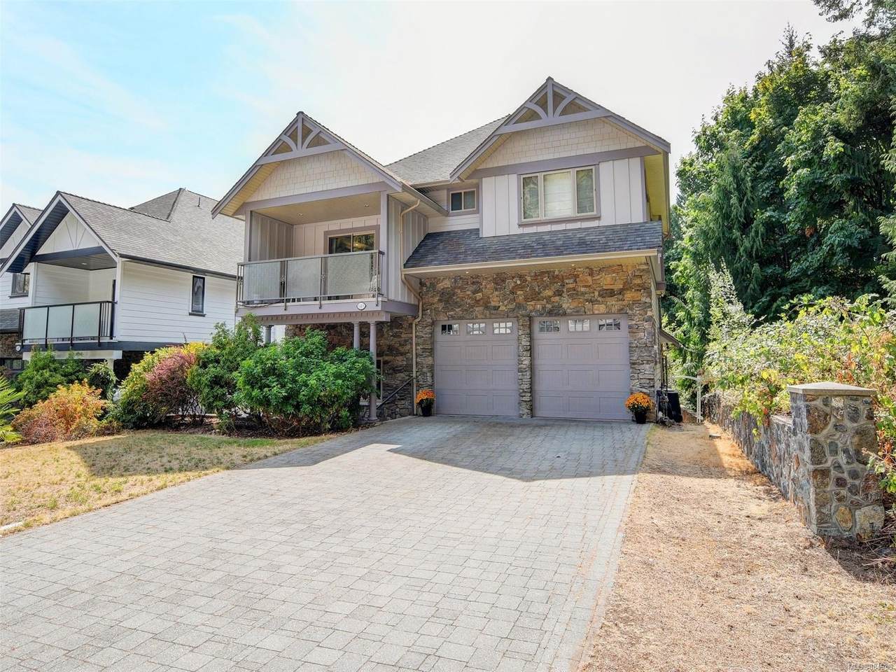 649 Granrose Terr - Photo 1