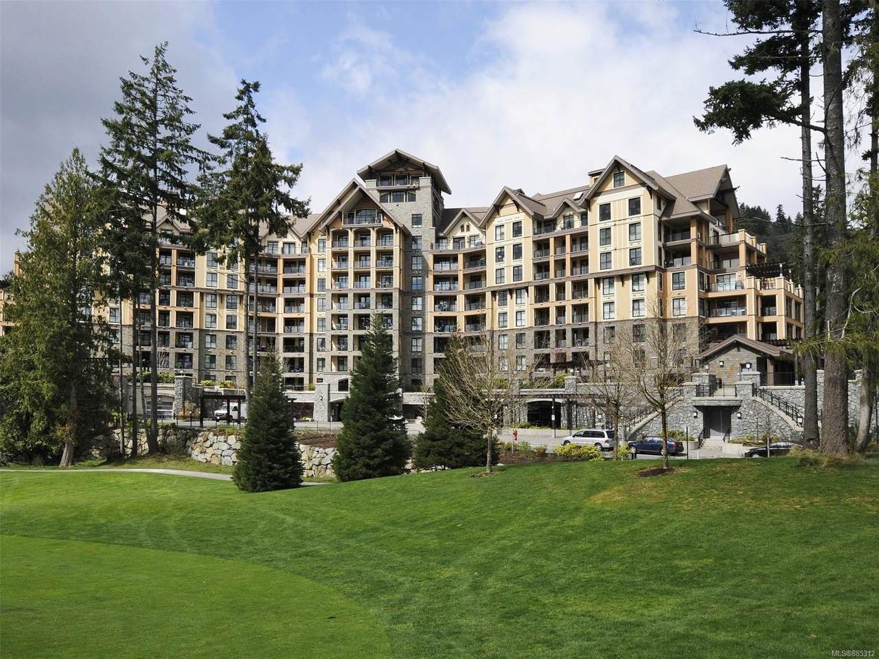 1400 Lynburne Pl - Photo 1