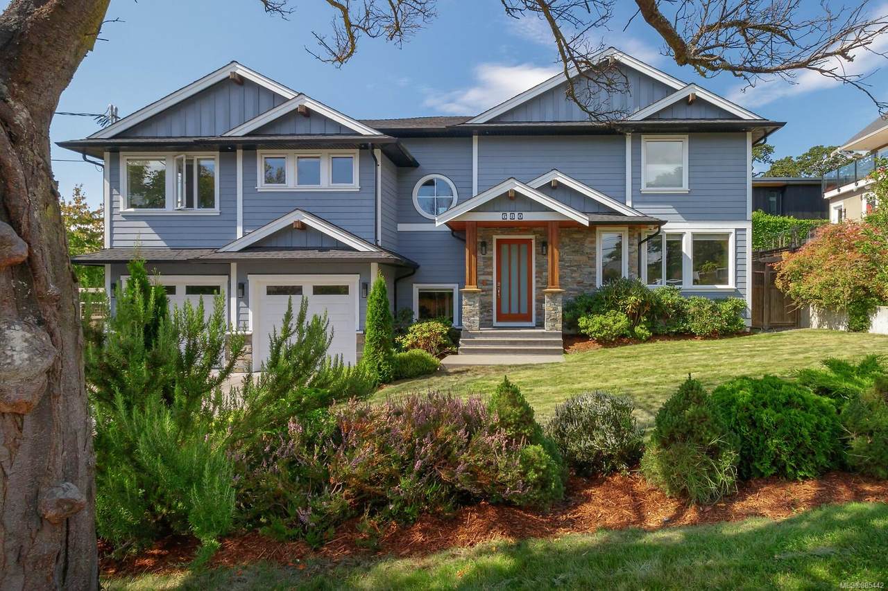 680 Richmond Ave - Photo 1