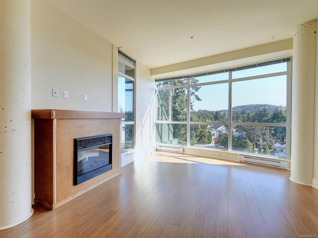 2745 Veterans Memorial Pkwy - Photo 1
