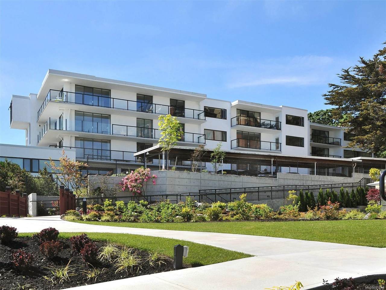 1159 Beach Dr - Photo 1