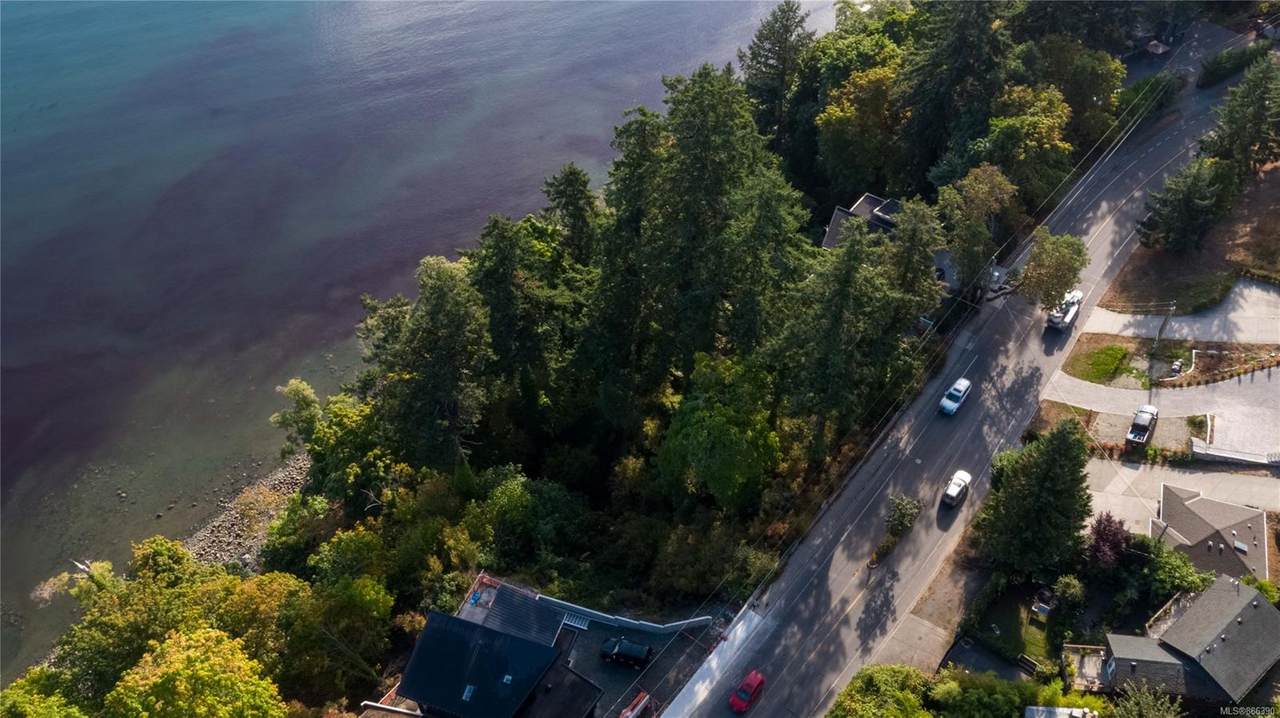 4563 Cordova Bay Rd - Photo 1