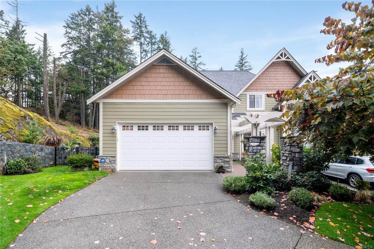 945 Bear Mountain Pkwy - Photo 1