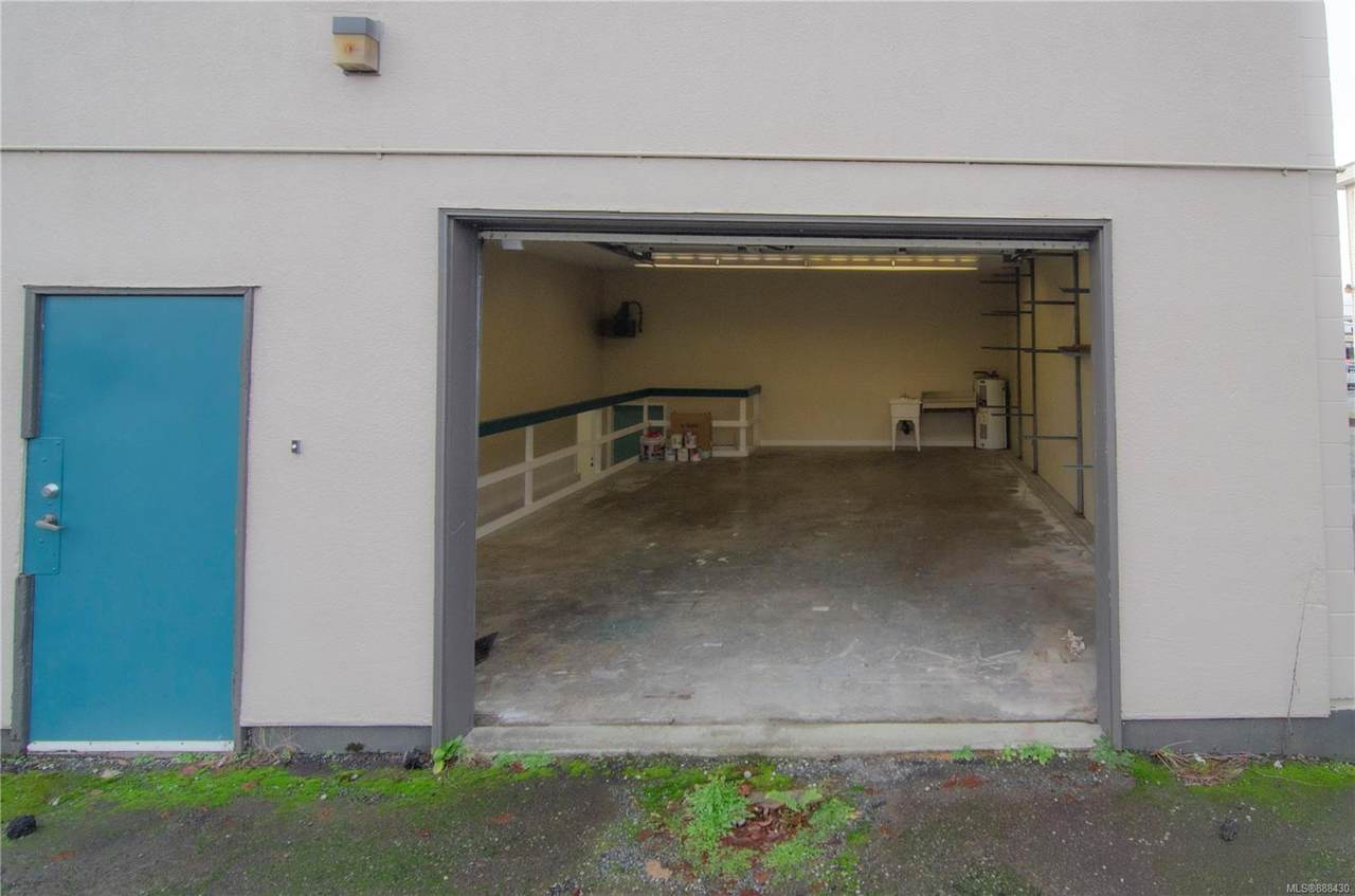 4305 10th Ave - Photo 1