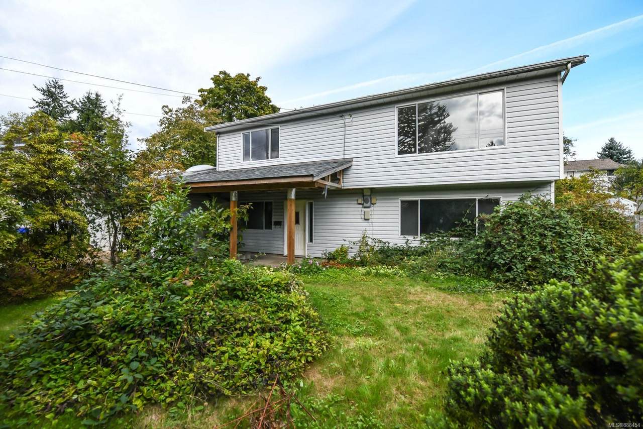 1340 Hobson Ave - Photo 1