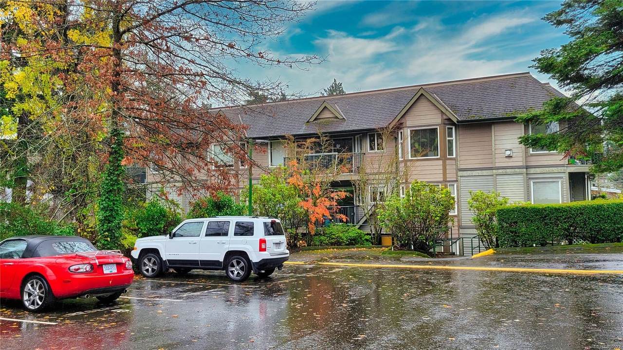 971 Mckenzie Ave - Photo 1