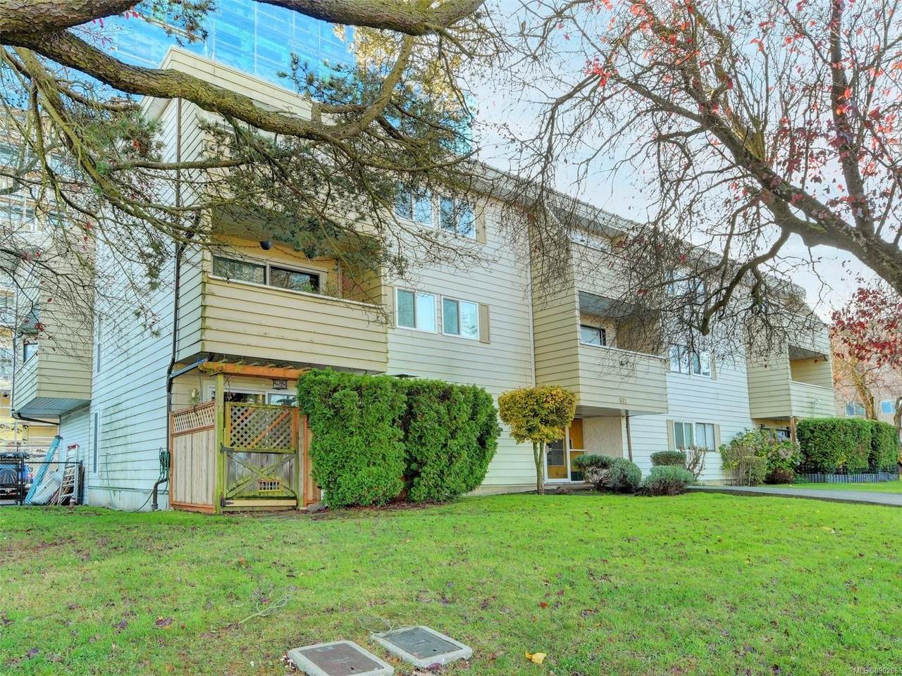 611 Constance Ave - Photo 1