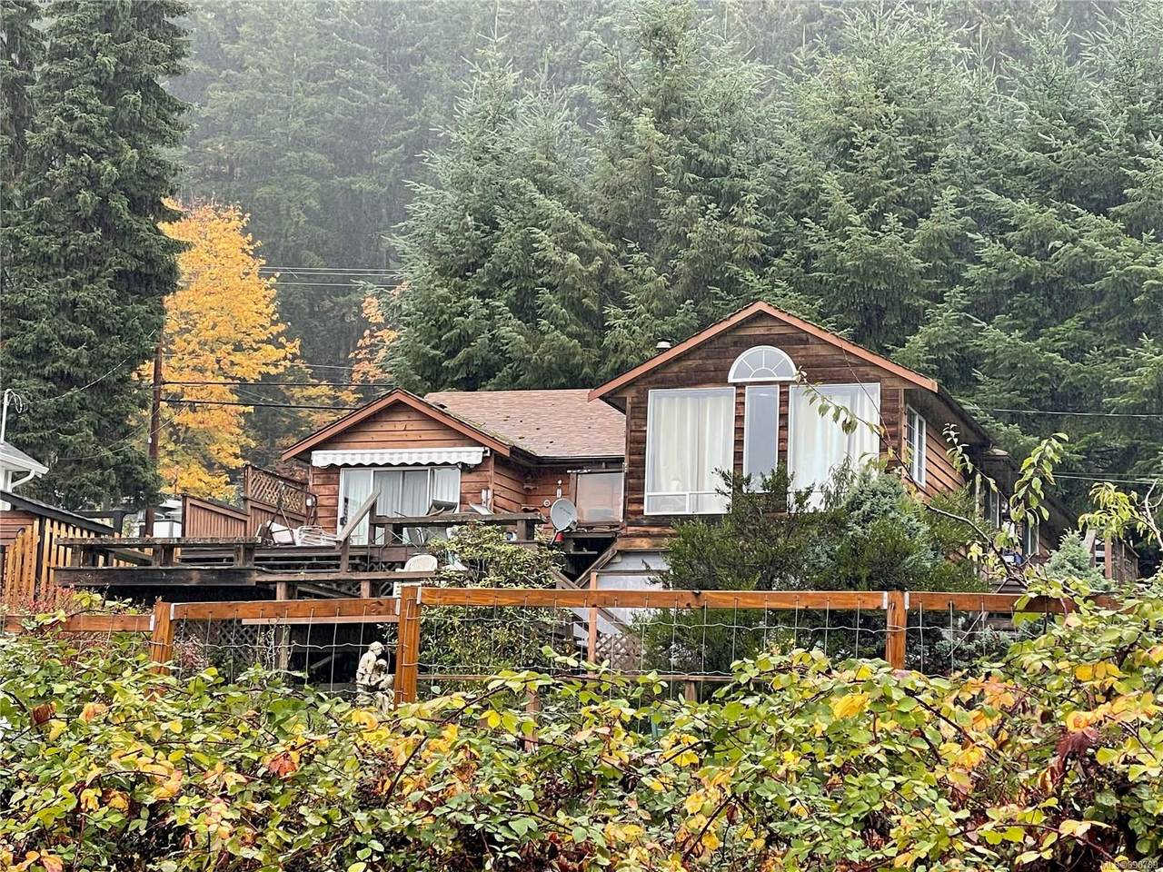 10080 Youbou Rd - Photo 1