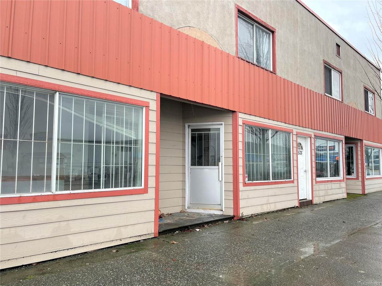 3575 3rd Ave - Photo 1