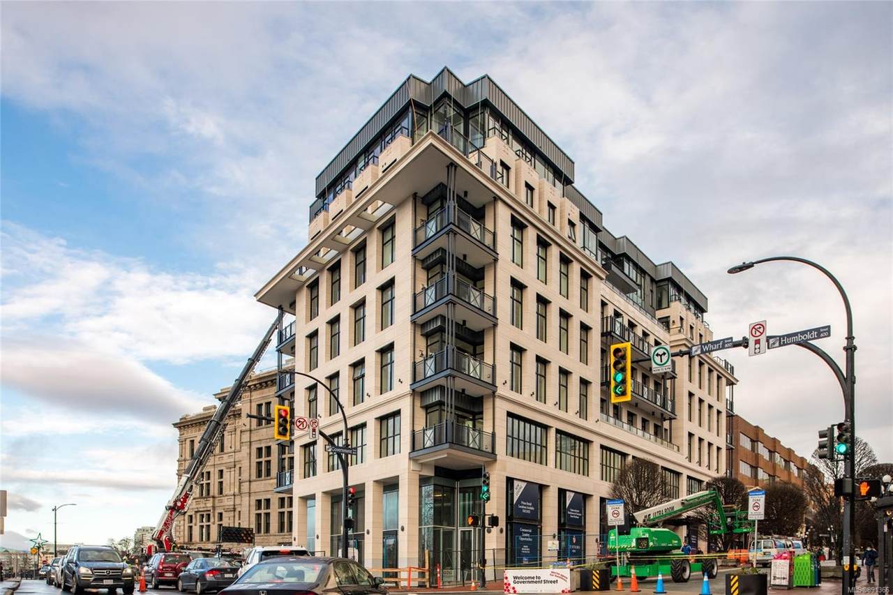 888 Government St - Photo 1