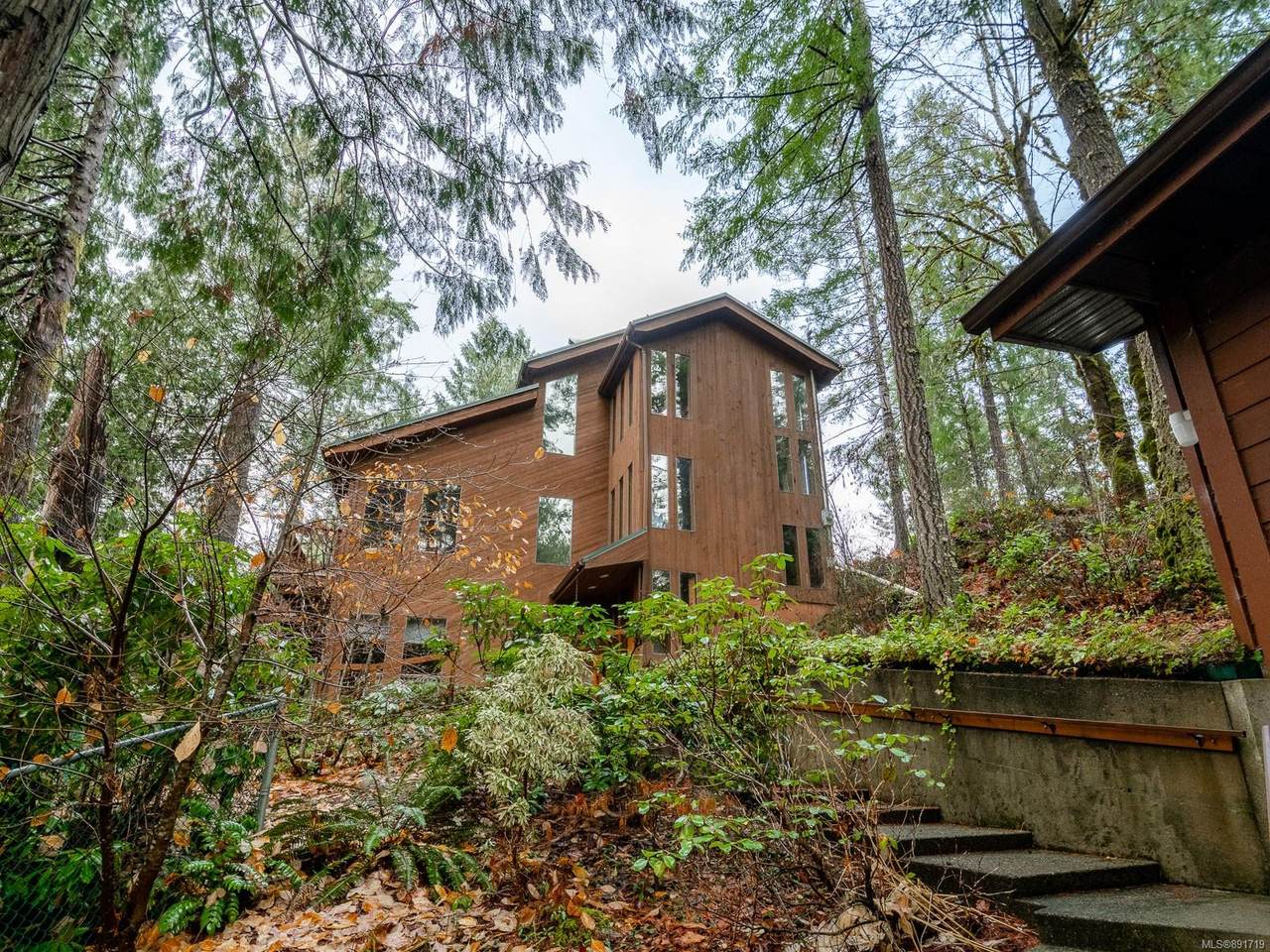 9690 Eanen Ave - Photo 1