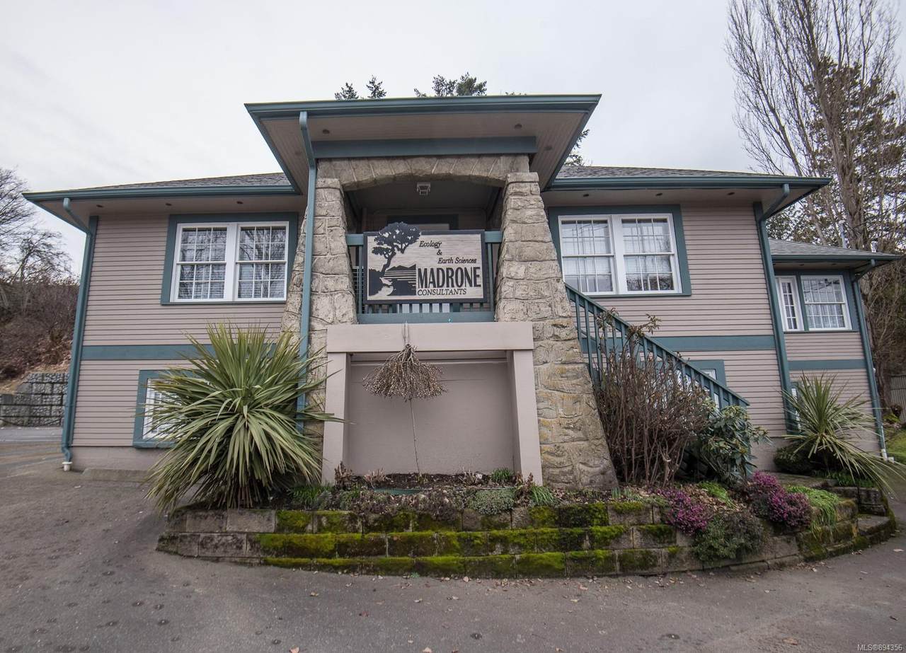 1081 Canada Ave - Photo 1