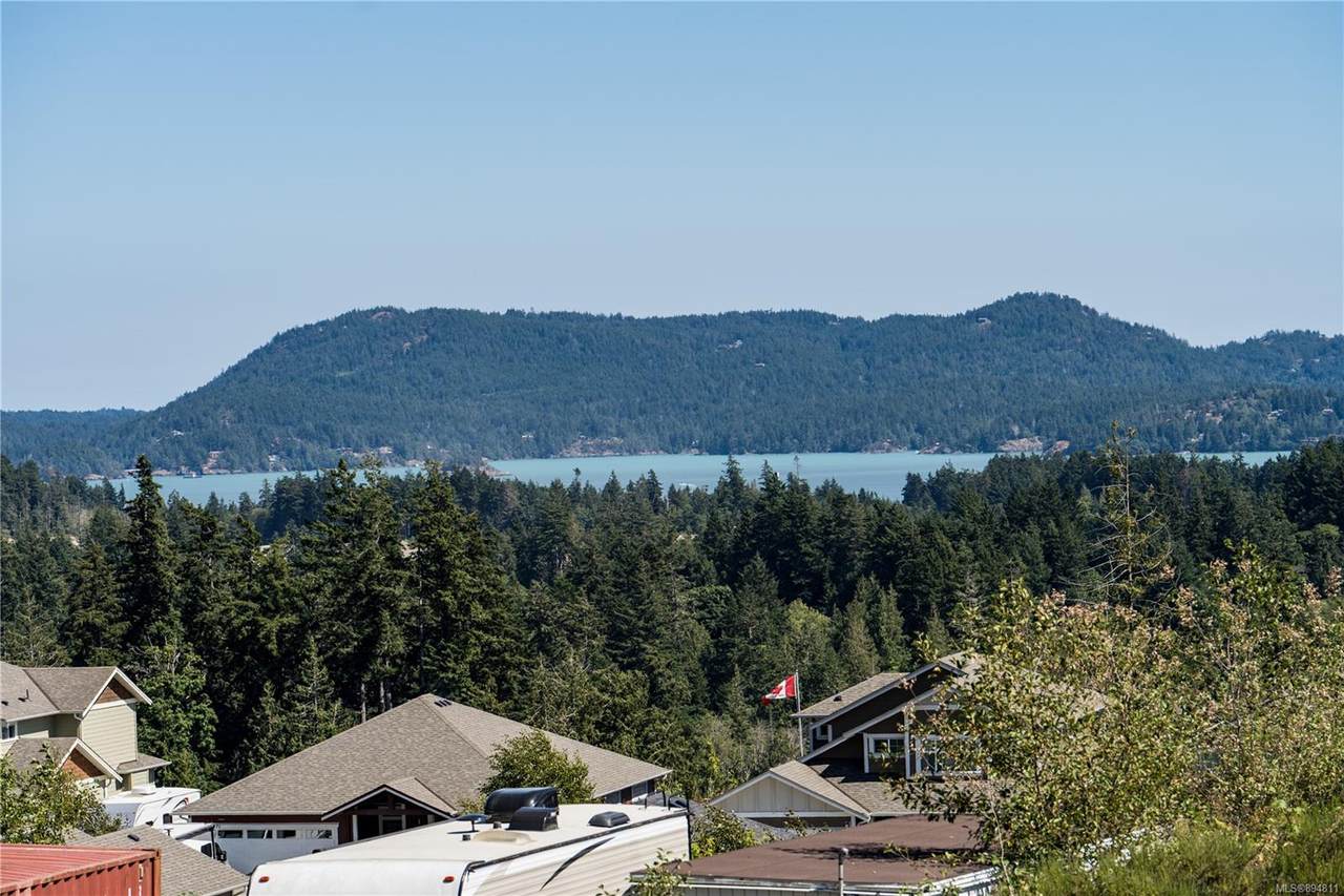 10-2600 Nickson Way - Photo 1