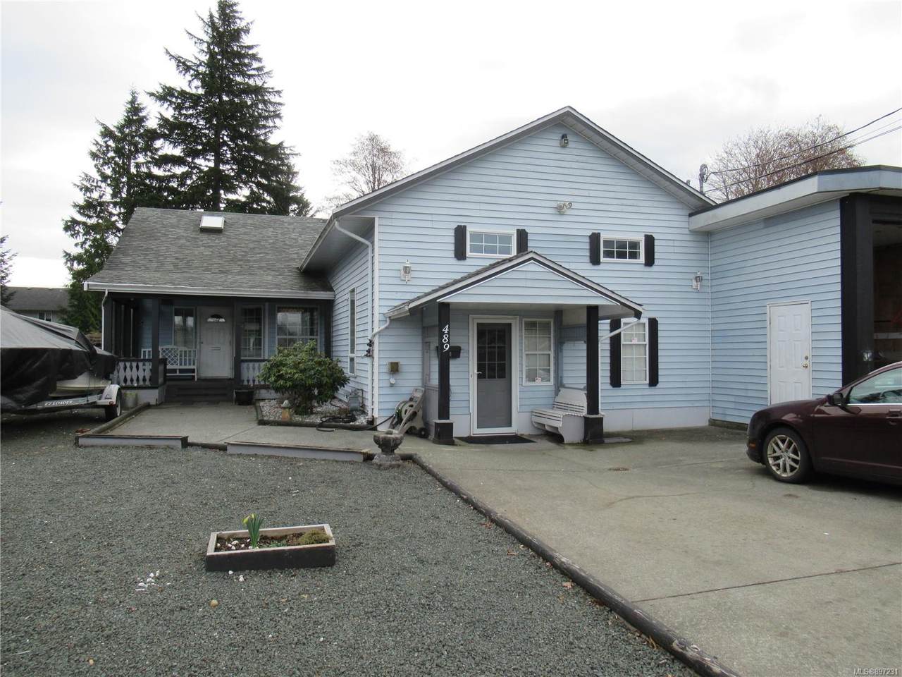 489 Parkway Rd - Photo 1
