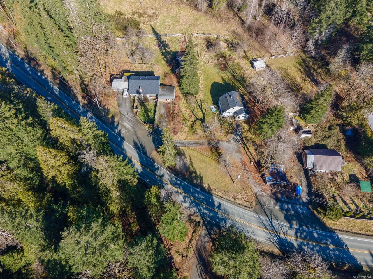7785 Pacific Rim Hwy - Photo 1