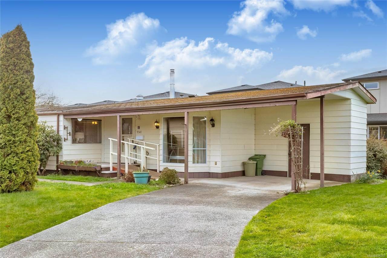 9341 Village Way - Photo 1