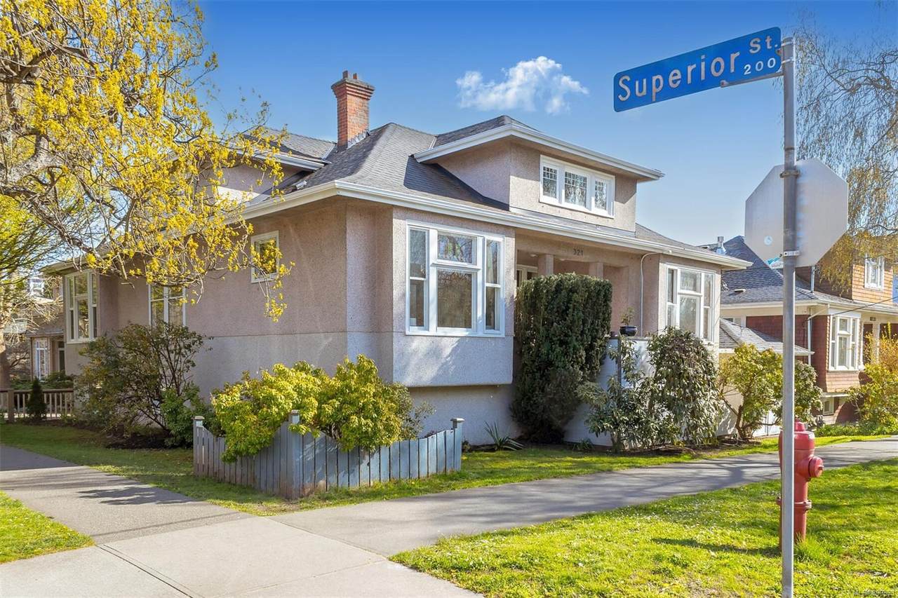 321 Montreal St - Photo 1