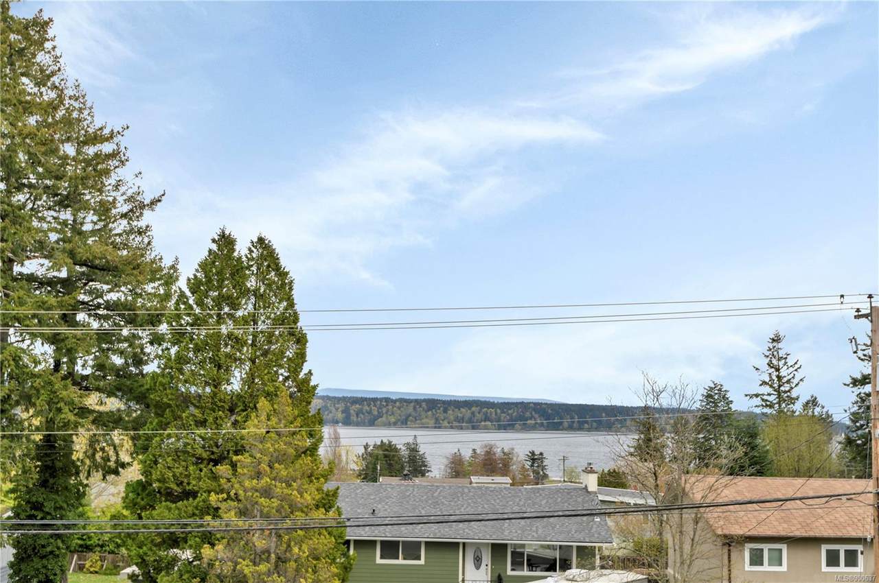 262 Birch St - Photo 1