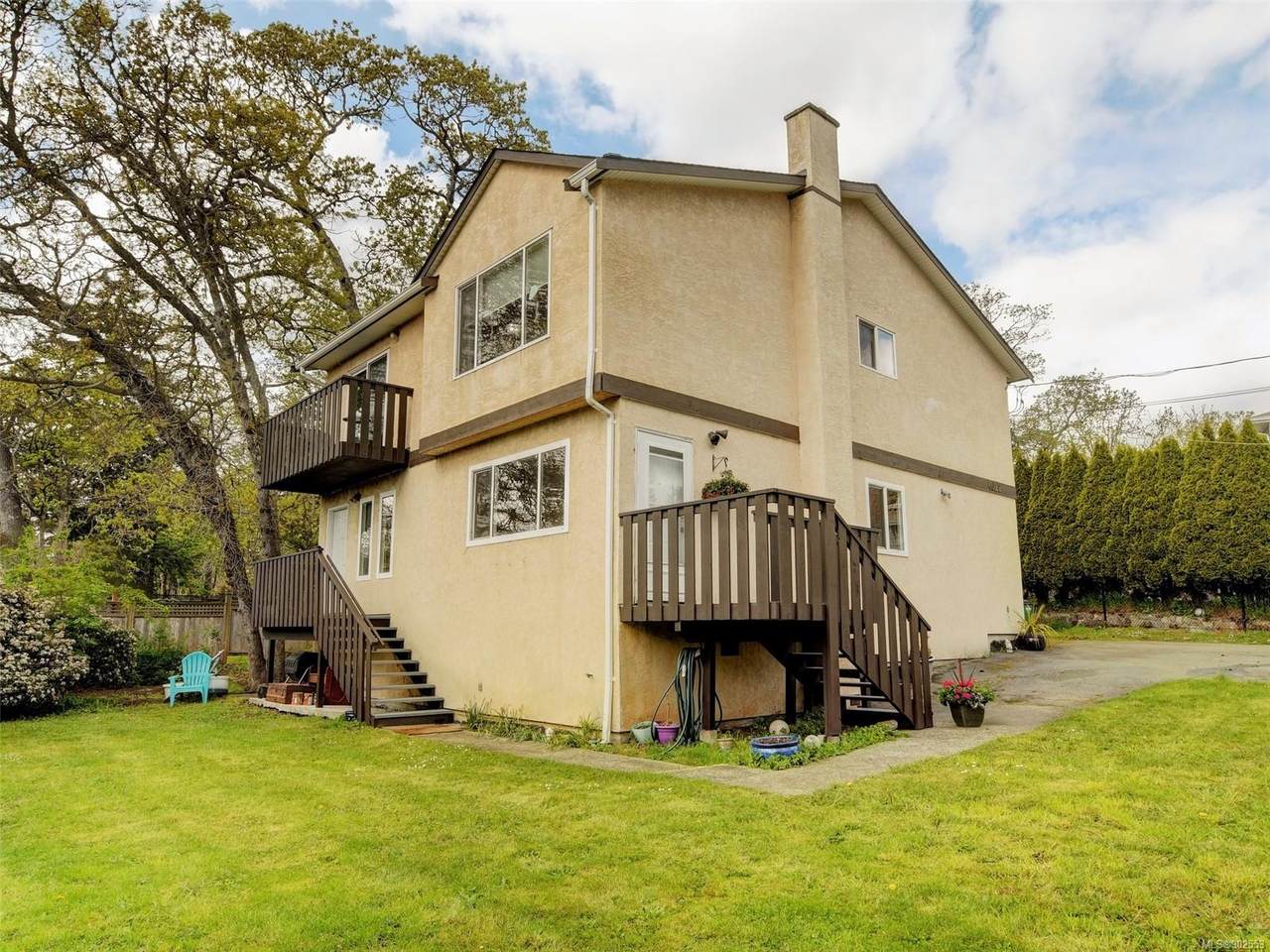 4622 Falaise Dr - Photo 1