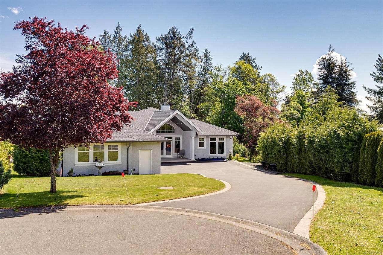 9205 Mainwaring Rd - Photo 1