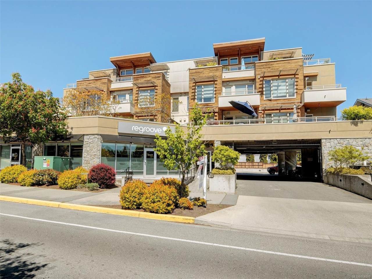 7161 West Saanich Rd - Photo 1