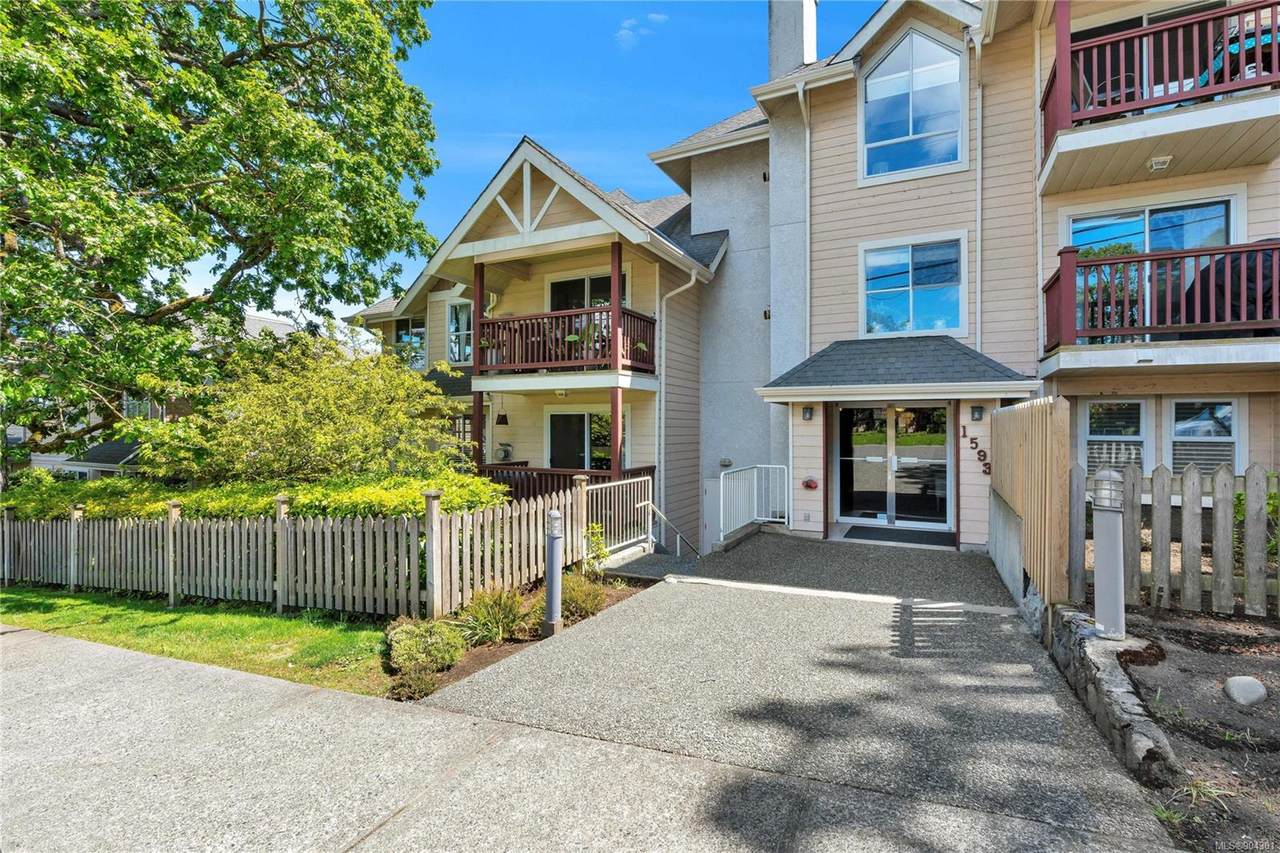 1593 Begbie St - Photo 1