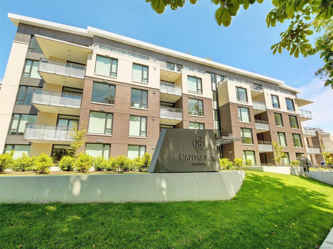 550 Michigan St - Photo 1