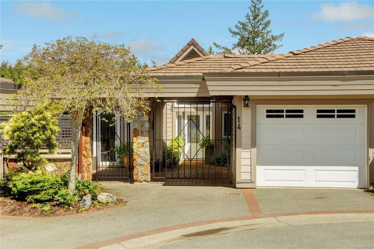 934 Boulderwood Rise - Photo 1