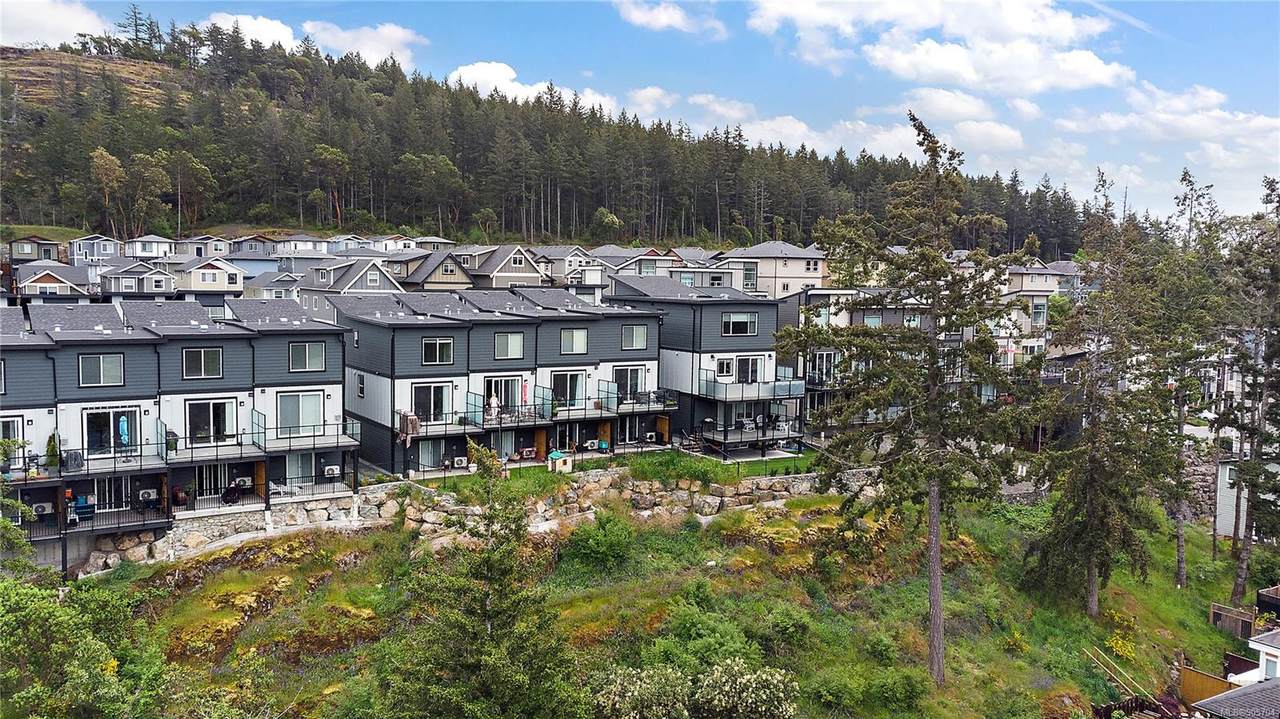 928 Turnstone Ridge - Photo 1