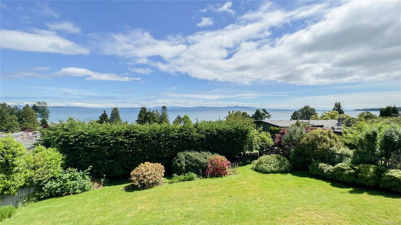 5041 Lochside Dr - Photo 1