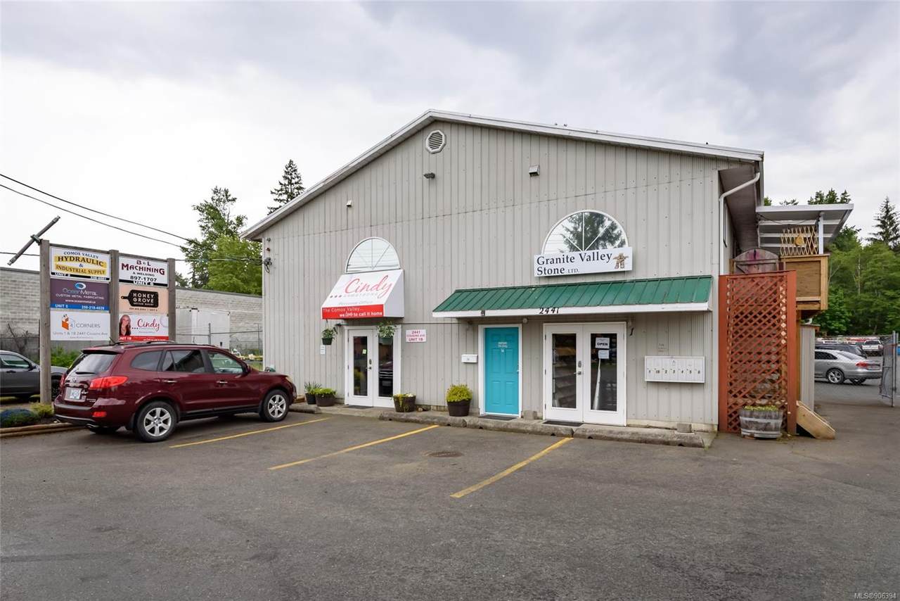 2441 Cousins Ave - Photo 1