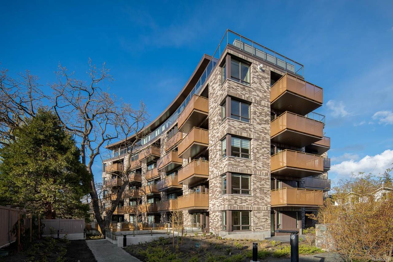 1201 Fort St - Photo 1