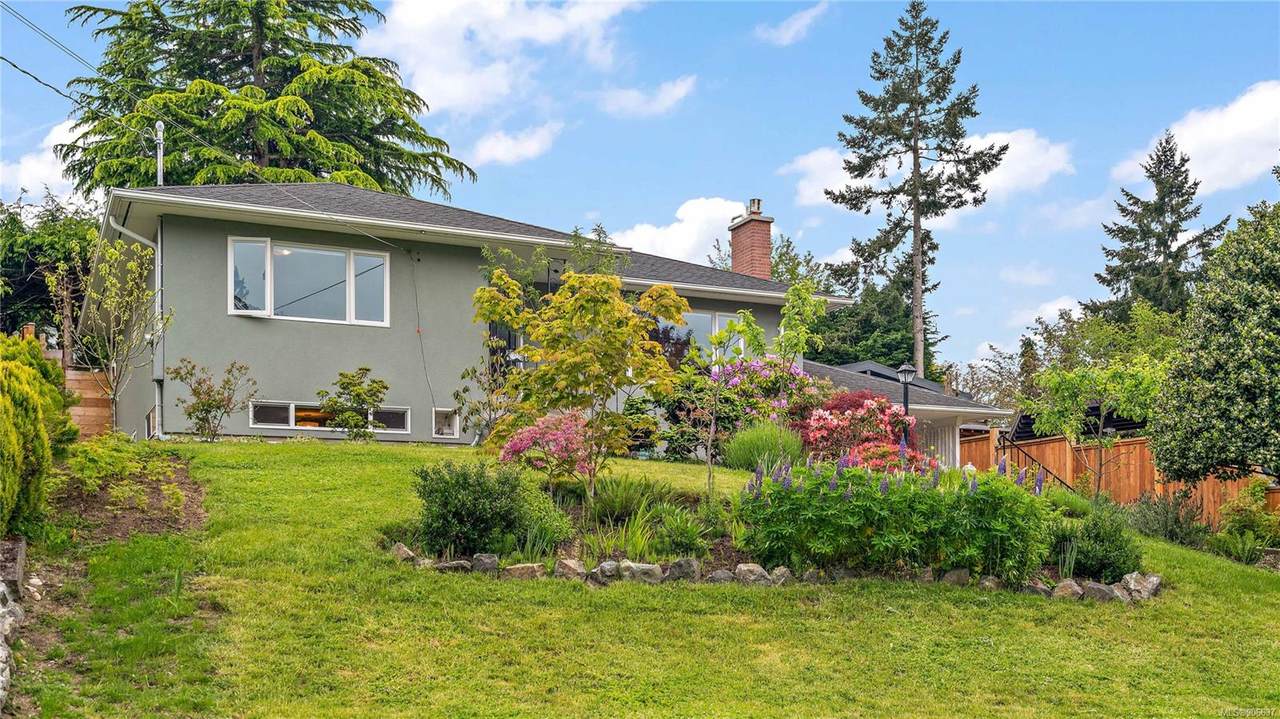 831 Elrick Pl - Photo 1