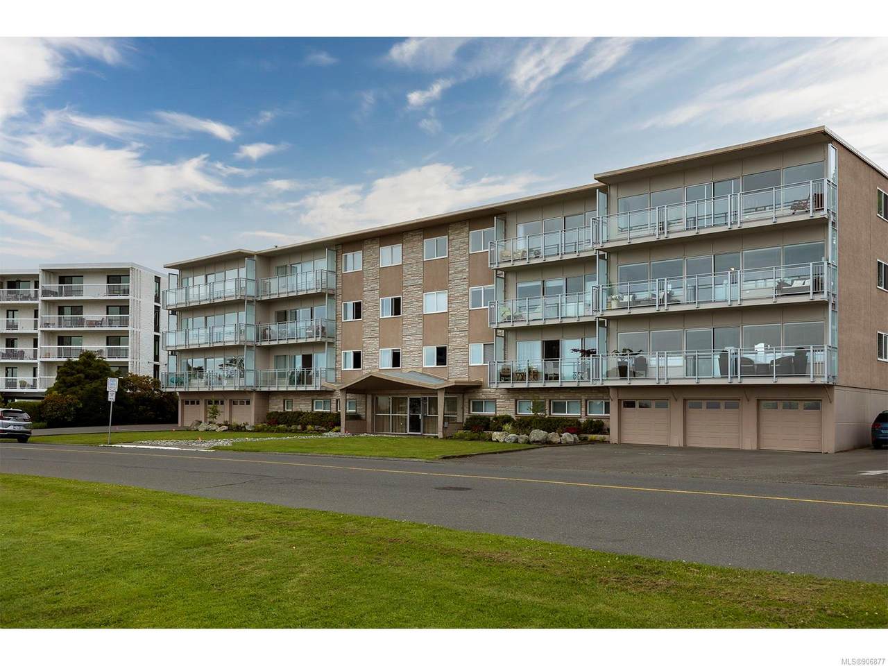 1476 Beach Dr - Photo 1