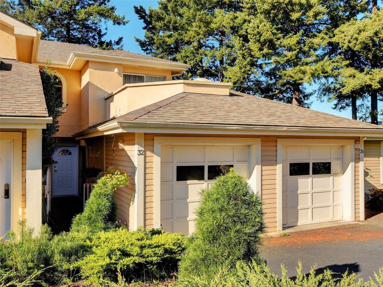 909 Admirals Rd - Photo 1