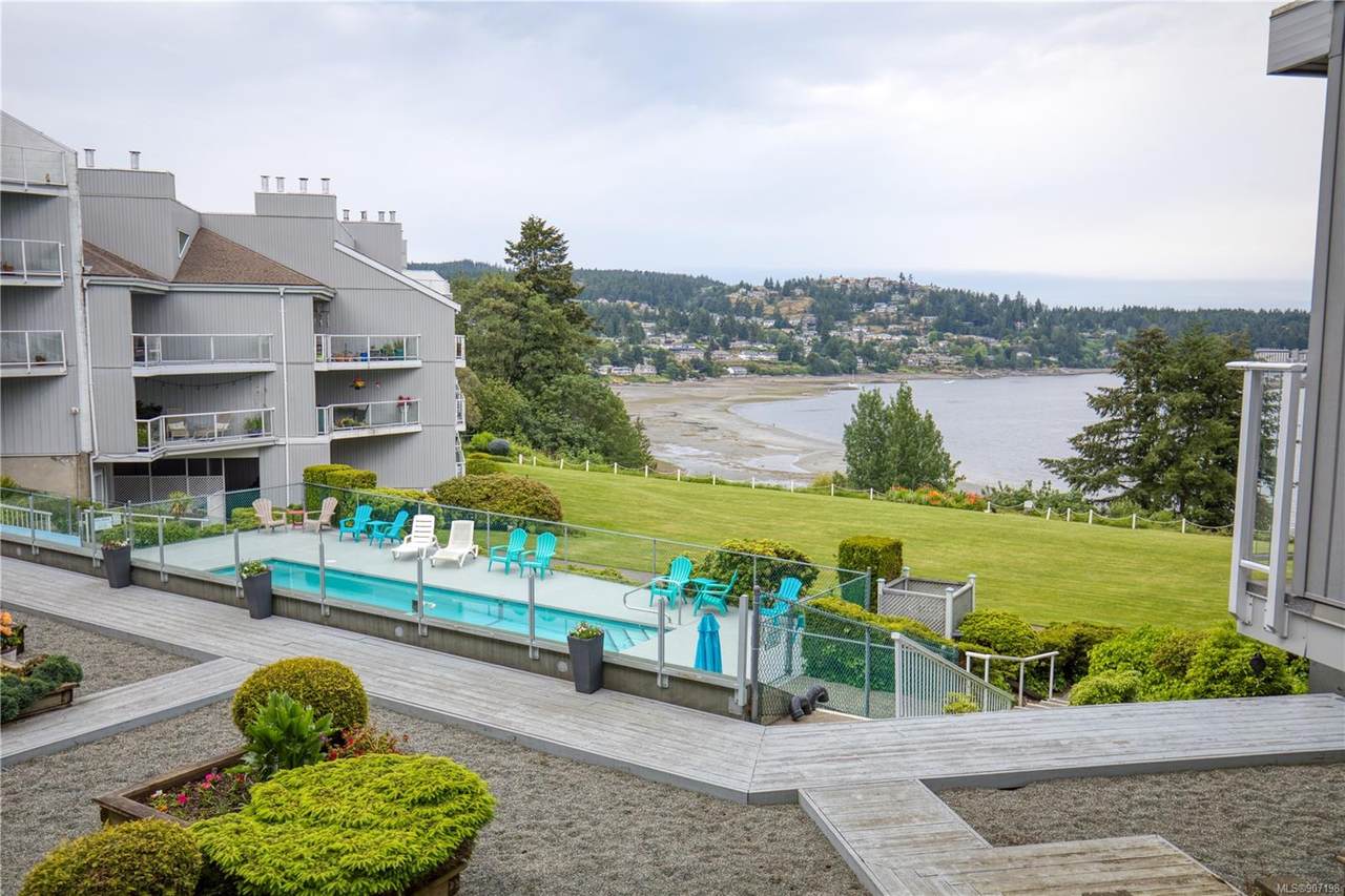 2560 Departure Bay Rd - Photo 1
