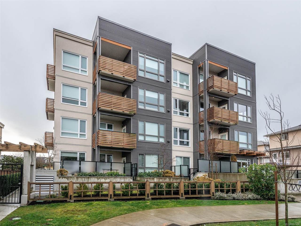 317 Burnside Rd - Photo 1