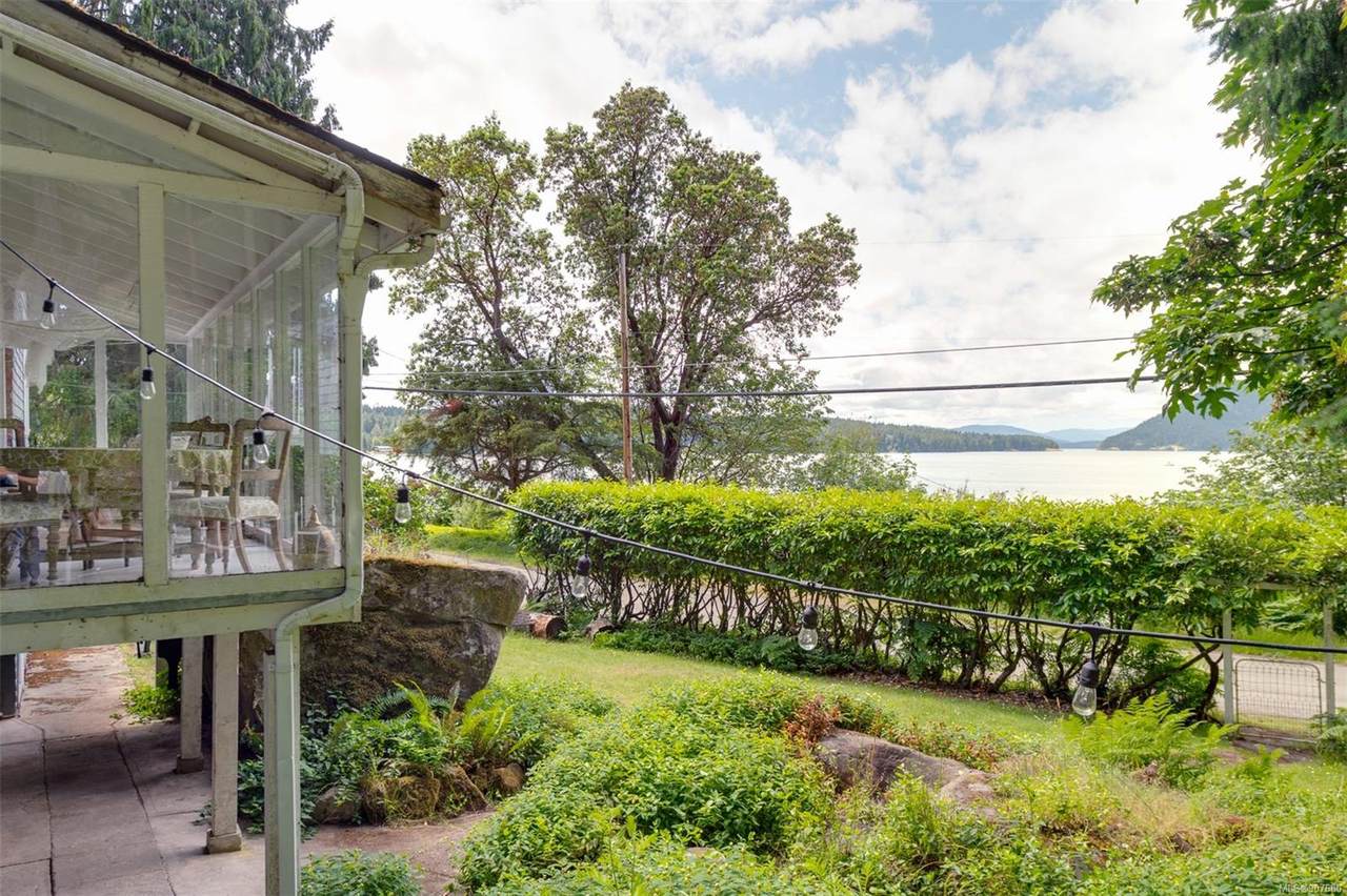 348 Georgina Point Rd - Photo 1