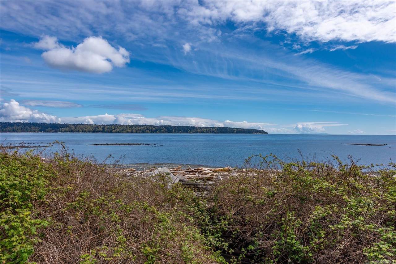27 Island Hwy - Photo 1
