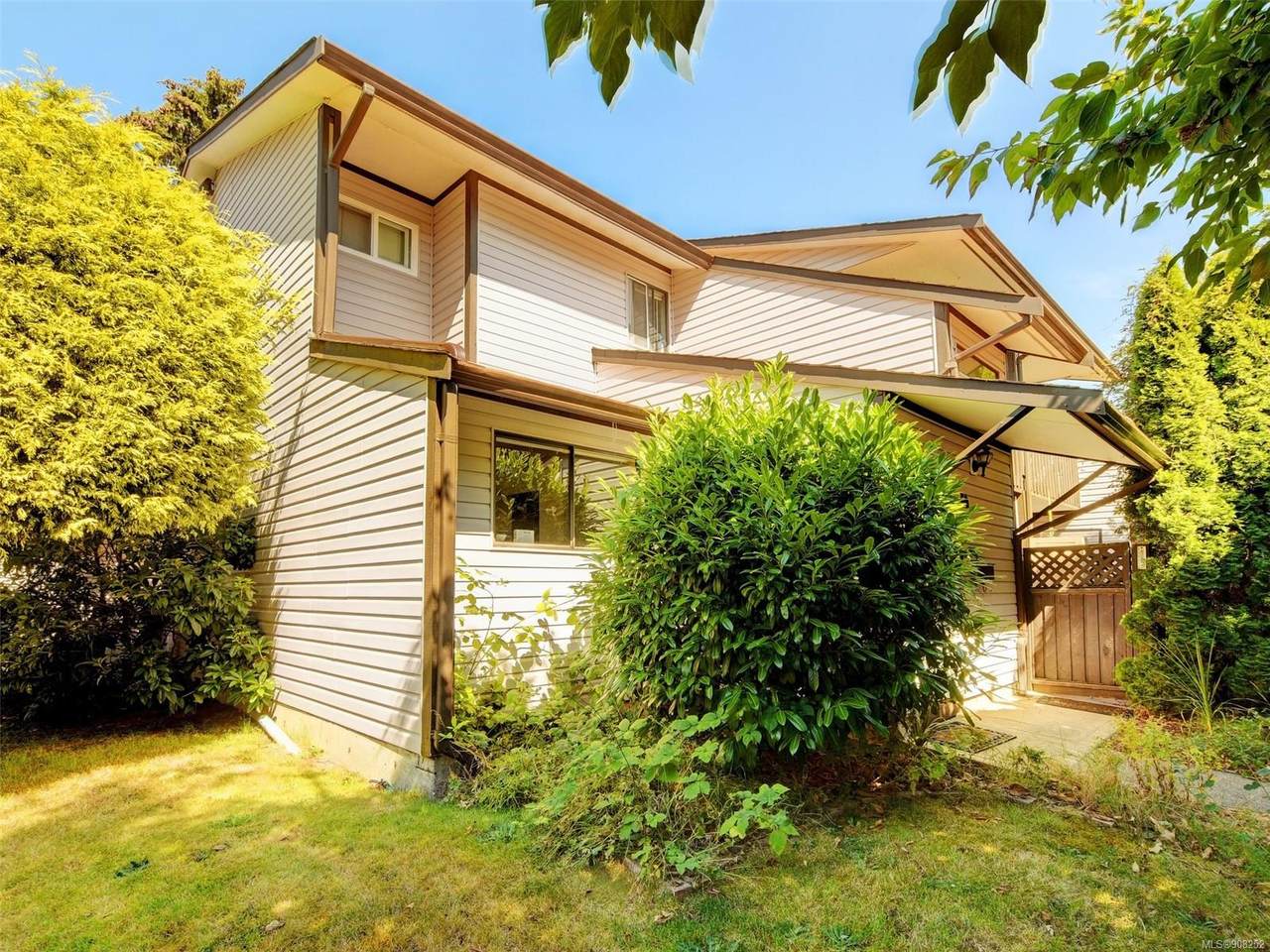 1506 Admirals Rd - Photo 1