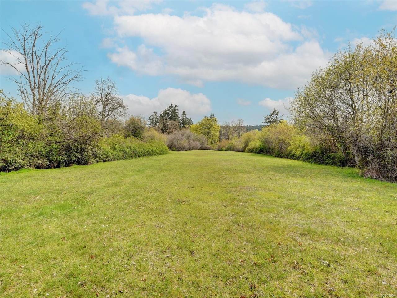 1444 Mctavish Rd - Photo 1