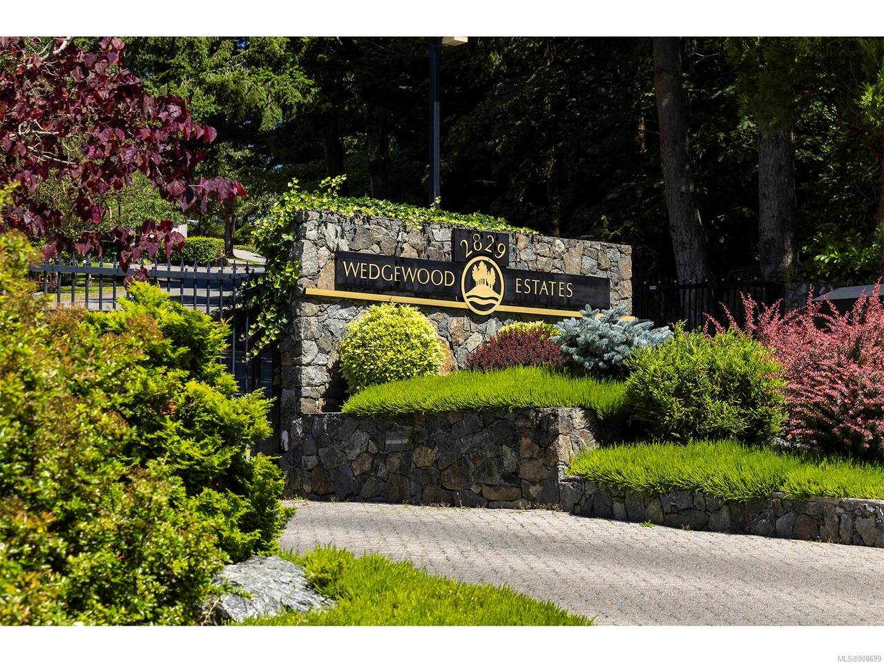 2829 Arbutus Rd - Photo 1