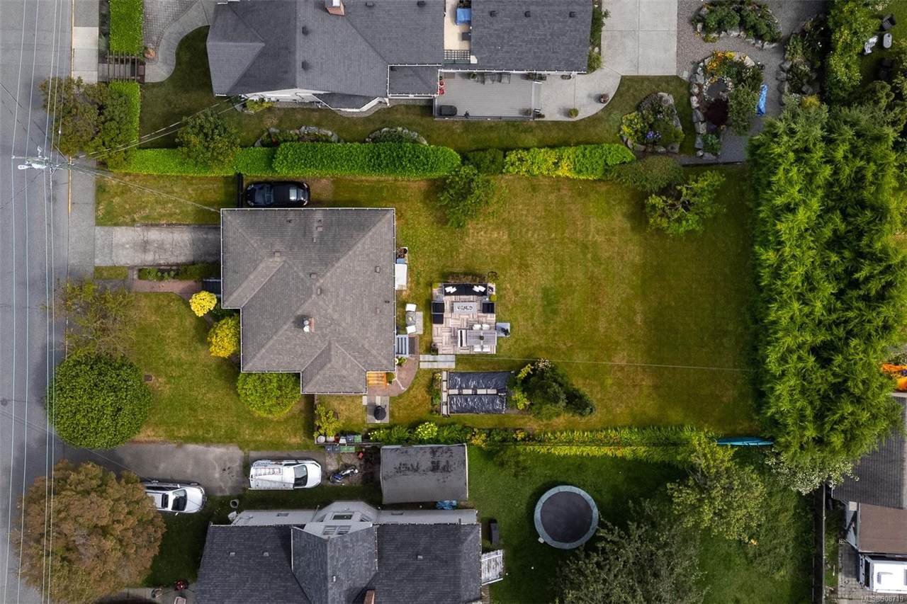 223 Government St - Photo 1