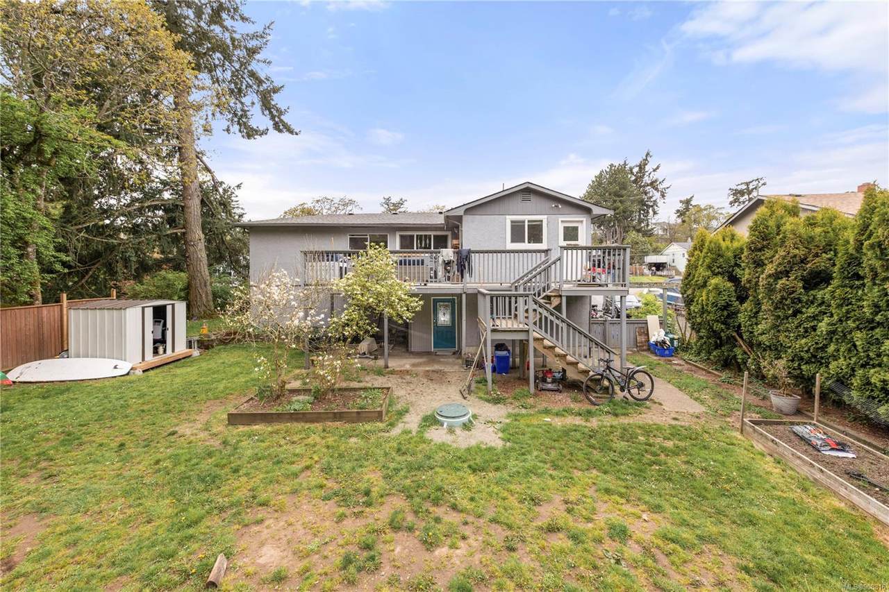 2589 Wentwich Rd - Photo 1