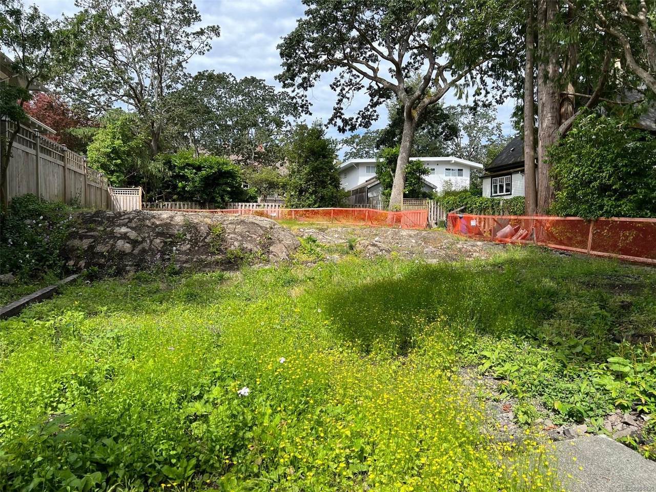 1198 St. Patrick St - Photo 1