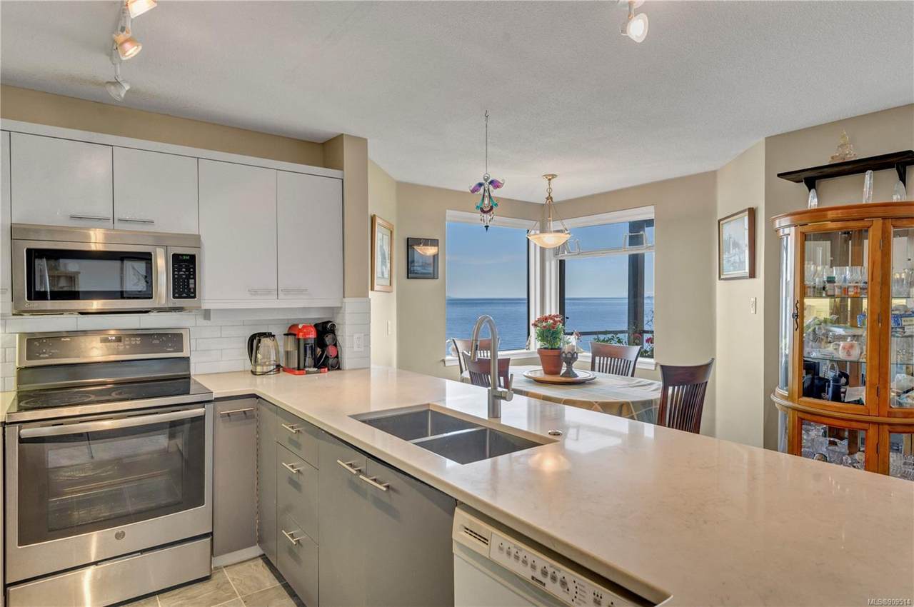 27 Island Hwy - Photo 1