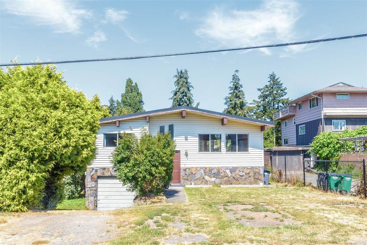896 Swan St - Photo 1