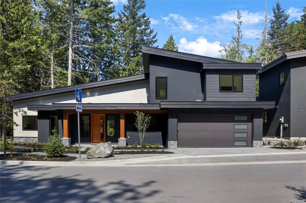 3901 Olympian Way - Photo 1