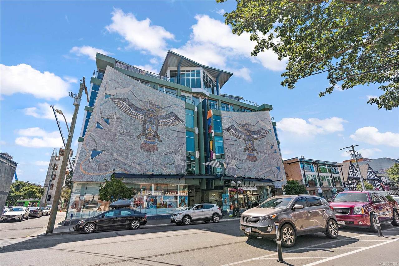 1061 Fort St - Photo 1